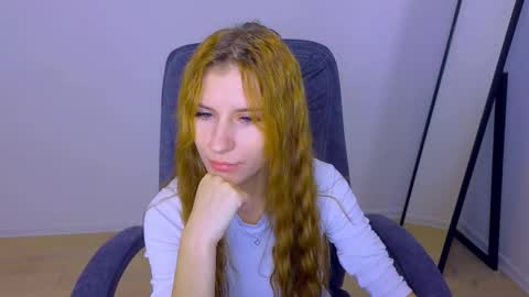 BellaFoxi online show from 10/23/25, 11:42