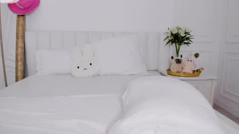 Bella online show from 04/09/26, 06:19