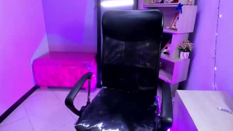 Snapshot of bellalovee_ chatting on 02/20/26, 03:03 bellalovee_ online show from 02/20/26, 03:03