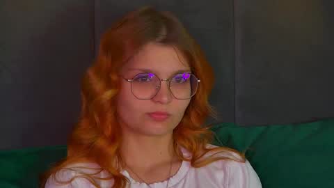 Snapshot of bellamarebelle chatting on 10/05/25, 04:22 BellaMarebelle online show from 10/05/25, 04:22