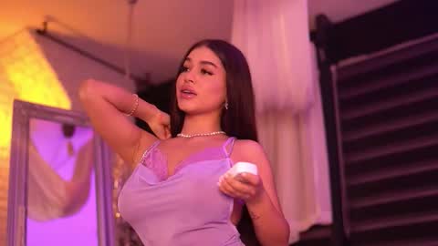 Bella online show from 12/21/25, 06:26