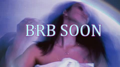 bellaparker_ online show from 04/21/26, 11:38