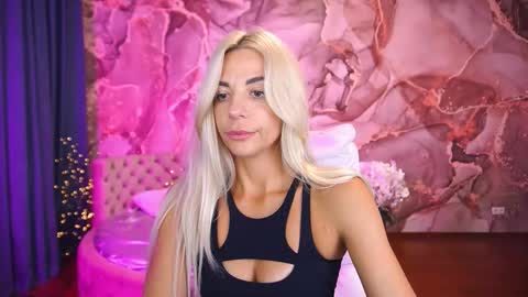 Bella online show from 09/22/25, 07:49