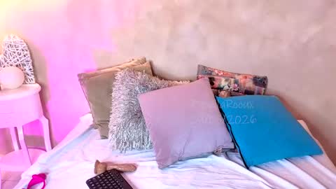 bellarooux online show from 05/29/26, 12:47