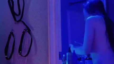 Bellaskeykeeper online show from 02/18/26, 05:47