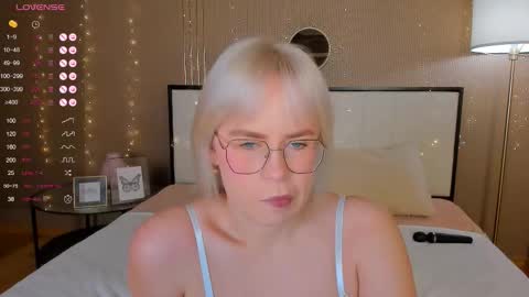 Bella online show from 10/18/25, 12:57