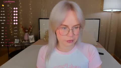 Bella online show from 11/23/25, 12:54