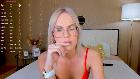 Bella online show from 03/08/26, 02:04