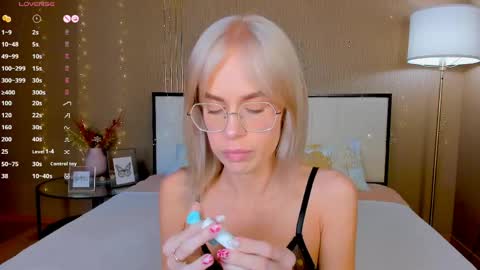 Bella online show from 05/04/26, 12:50