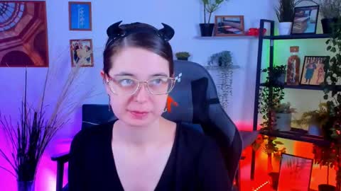 Snapshot of bellatrixllestrange chatting on 12/23/24, 10:55 Bella. Ntmu online show from 12/23/24, 10:55