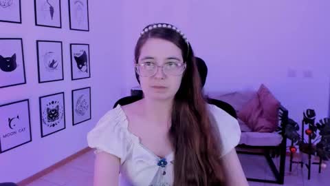 Snapshot of bellatrixllestrange chatting on 12/26/24, 08:00 Bella. Ntmu online show from 12/26/24, 08:00