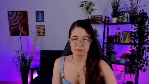 Snapshot of bellatrixllestrange chatting on 01/04/25, 07:55 Bella. Ntmu online show from 01/04/25, 07:55