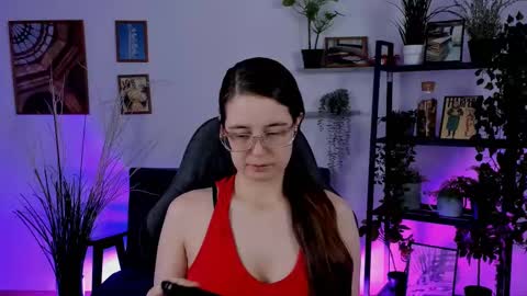 Snapshot of bellatrixllestrange chatting on 01/06/25, 04:44 Bella. Ntmu online show from 01/06/25, 04:44