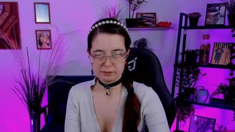 Snapshot of bellatrixllestrange chatting on 01/10/25, 05:13 Bella. Ntmu online show from 01/10/25, 05:13