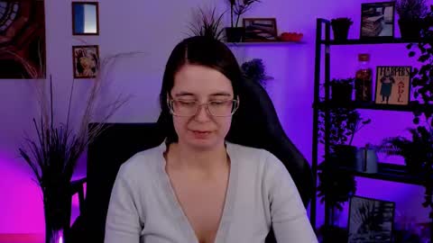 Snapshot of bellatrixllestrange chatting on 01/23/25, 10:44 Bella. Ntmu online show from 01/23/25, 10:44