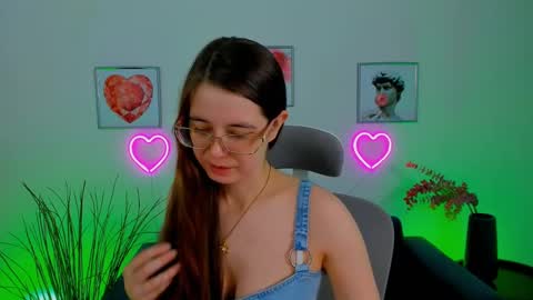 Snapshot of bellatrixllestrange chatting on 02/21/25, 10:59 Bella. Ntmu online show from 02/21/25, 10:59