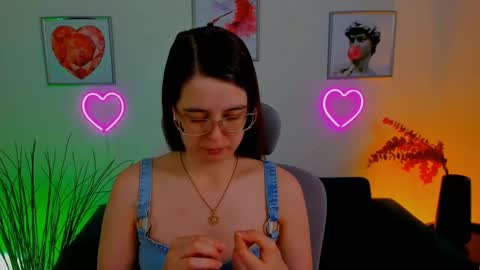 Snapshot of bellatrixllestrange chatting on 02/28/25, 05:59 Bella. Ntmu online show from 02/28/25, 05:59