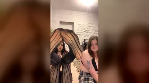 bellaxlauren online show from 02/24/26, 08:51