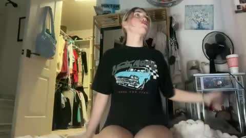Bella 3 online show from 05/18/26, 05:46