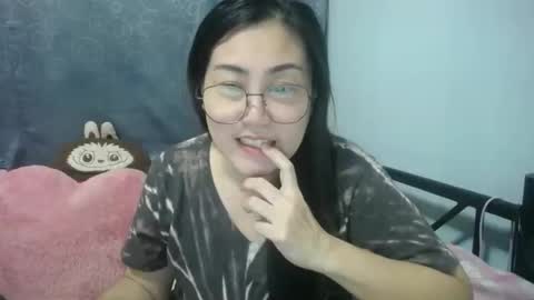 Bella online show from 11/05/25, 02:50