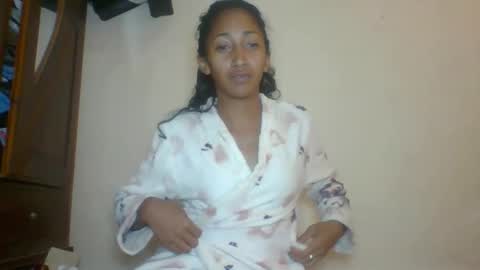 belle_annah online show from 05/13/26, 04:43