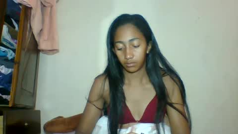 belle_annah online show from 06/30/26, 07:42
