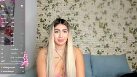 Snapshot of belle_hallle chatting on 12/06/24, 09:02 LucyJelly online show from 12/06/24, 09:02