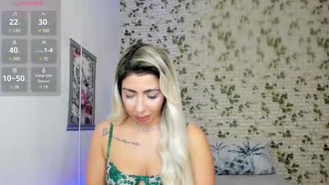 Snapshot of belle_hallle chatting on 03/11/25, 03:12 LucyJelly online show from 03/11/25, 03:12