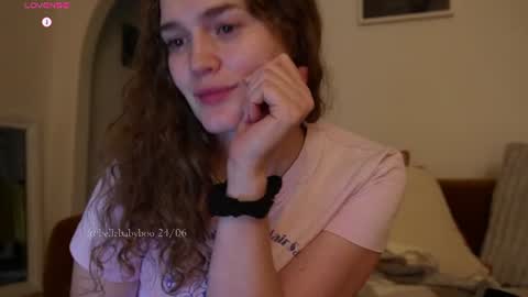 Snapshot of bellebabyboo chatting on 06/26/26, 05:06 BELLE online show from 06/26/26, 05:06