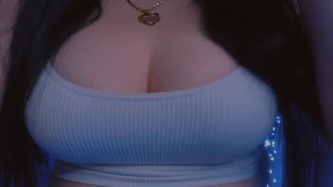 Snapshot of bellelovexx chatting on 02/05/25, 01:37 Hello I am kind friendly and cute girl online show from 02/05/25, 01:37