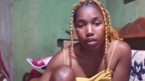 Snapshot of bellemiahxx chatting on 07/14/26, 12:11 bellemiahXx online show from 07/14/26, 12:11