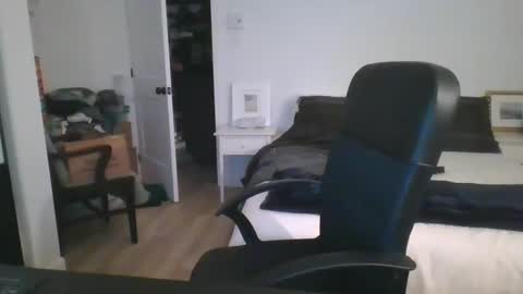 bellequeue19758 online show from 10/25/25, 11:07