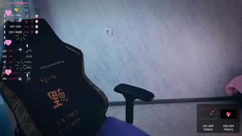 Your Annabelle Wolf  online show from 09/29/25, 10:42