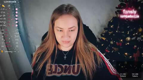 Your Annabelle Wolf  online show from 12/22/25, 10:29