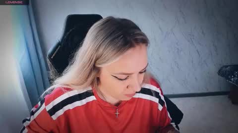 Your Annabelle Wolf  online show from 02/10/26, 10:41