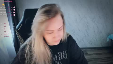 Your Annabelle Wolf  online show from 05/26/26, 02:46