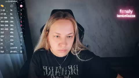 Snapshot of bellezza_ chatting on 06/18/26, 05:28 Your Annabelle Wolf online show from 06/18/26, 05:28