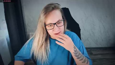 Snapshot of bellezza_ chatting on 07/02/26, 04:51 Your Annabelle Wolf online show from 07/02/26, 04:51