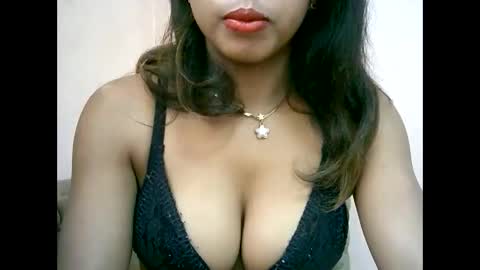 Snapshot of bellibellah chatting on 06/10/26, 06:34 BelliBellah online show from 06/10/26, 06:34