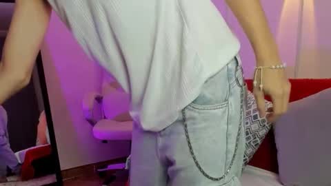 Neon online show from 09/25/25, 11:14