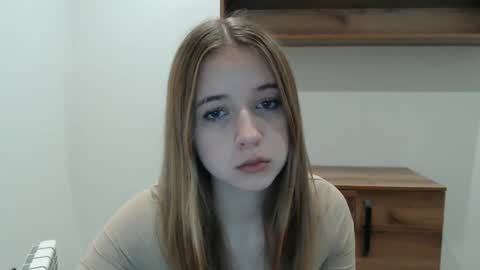 bellochka_ online show from 12/16/25, 11:26