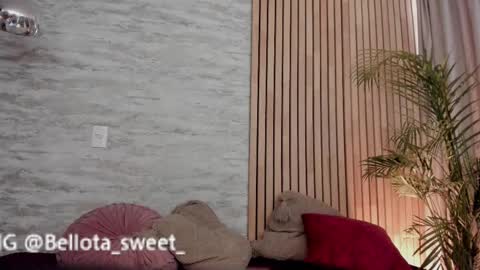  Bella  online show from 03/02/25, 08:29