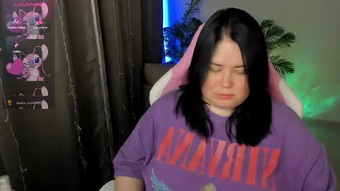 LinaBoo online show from 12/19/25, 06:09