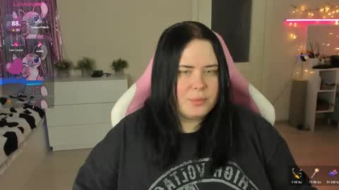 LinaBoo online show from 06/03/26, 10:29