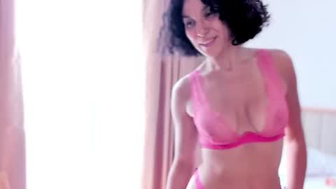 Snapshot of bemby_pam chatting on 06/11/26, 12:32 A girl from your dreams online show from 06/11/26, 12:32