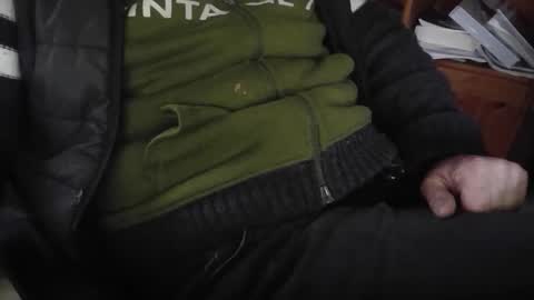 Snapshot of bemichel chatting on 10/25/25, 03:51 jaimetout online show from 10/25/25, 03:51