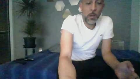 Snapshot of benbare13 chatting on 01/16/25, 08:14 benbare13 online show from 01/16/25, 08:14