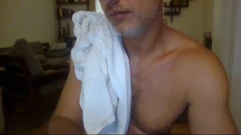 Snapshot of benedett22 chatting on 01/13/26, 04:12 benedett22 online show from 01/13/26, 04:12