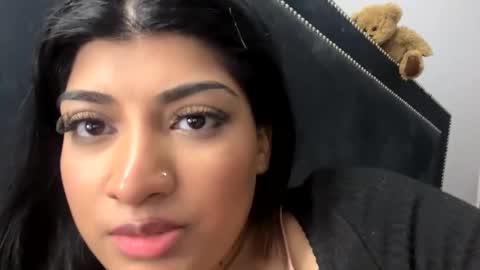 bengalibaddie7_x online show from 05/22/26, 12:29