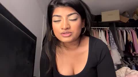 bengalibaddie7_x online show from 05/23/26, 07:35